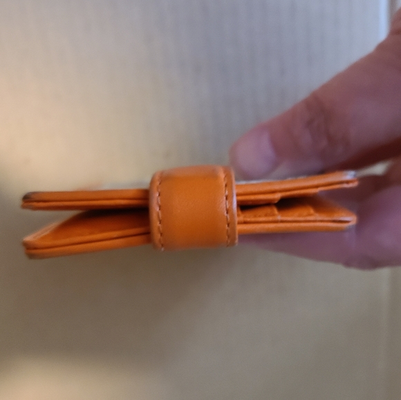 MCM BEAR WALLET RARE EUC - Picture 5 of 7